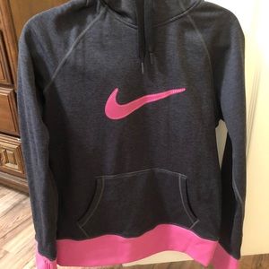Women’s Nike sweatshirt